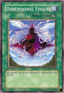 Dimensional Fissure - Structure Deck: The Dark Emperor (Common) [SDDE-028]